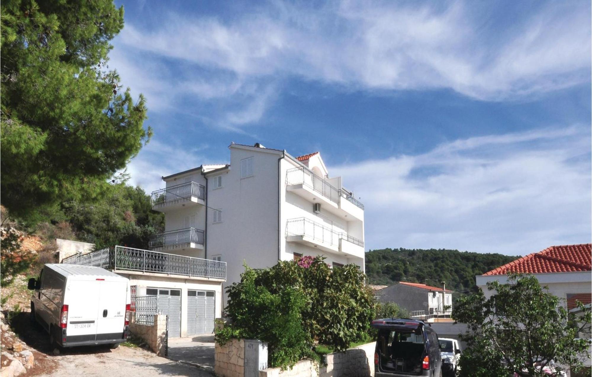 Lovely Apartment In Trogir With Kitchen Exterior photo